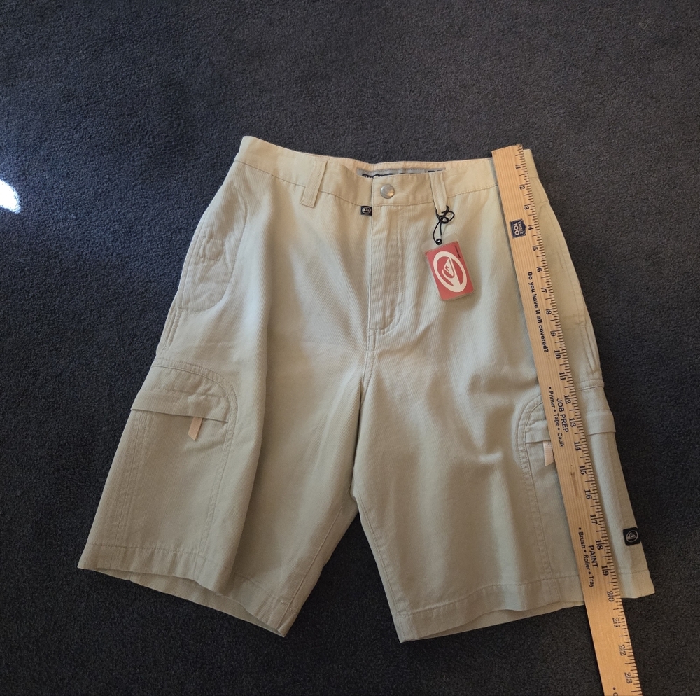 Mens Beige Cargo Shorts - Classic Casual Style NWT Size 28 Quiksilver